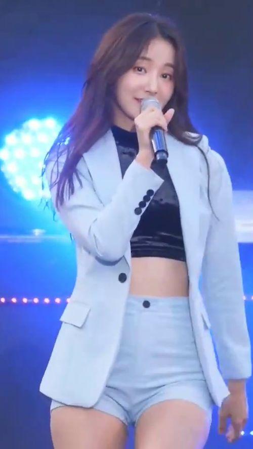 她美丽 在线观看,揭秘她美丽背后的故事